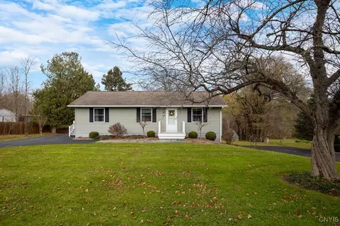 8231 Indian Hill Rd, Manlius, NY 13104