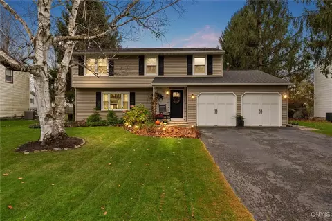 5508 Chateau Ln, Clay, NY 13041