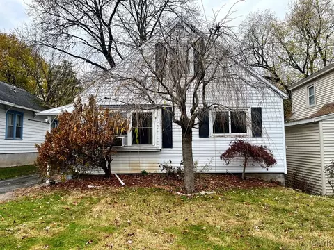 302 Draper Ave, Geddes, NY 13219