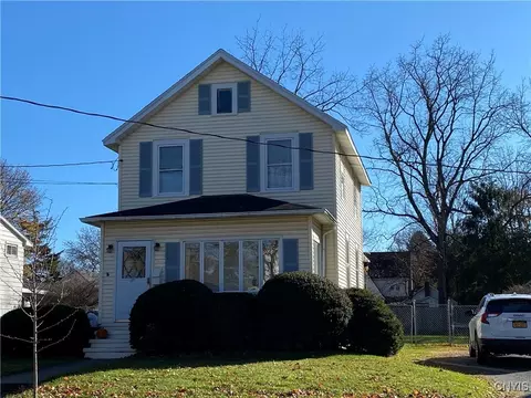 440 Kinsley St, Sherrill, NY 13461