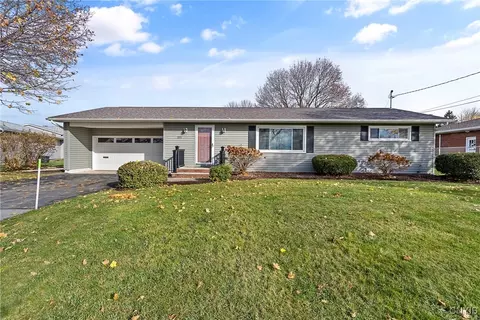 201 Saltmakers Rd, Salina, NY 13088