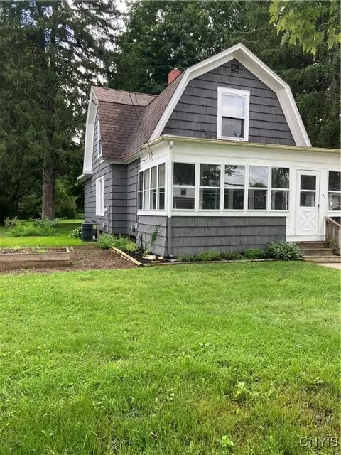 71 Syracuse St, Van Buren, NY 13027
