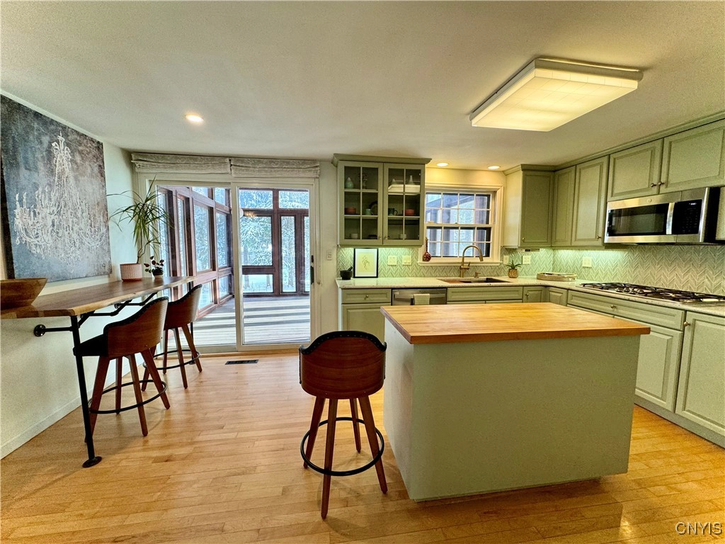 319 Kimber Rd, Syracuse, NY 13224 | 44 Photos - Movoto, image size:1024x768