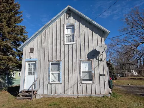 11835 Academy St, Lyme, NY 13622