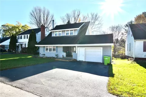 121 Leonard St, Salina, NY 13211