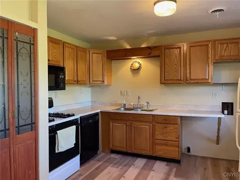 233 Maple Dr, Oneida, NY 13421 photo 10