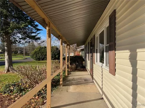 233 Maple Dr, Oneida, NY 13421 photo 3