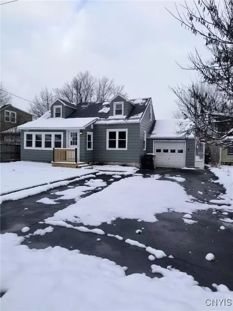 106 Plymouth Ave, Salina, NY 13211