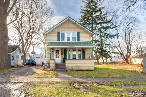370 S 3rd St, Fulton, NY 13069