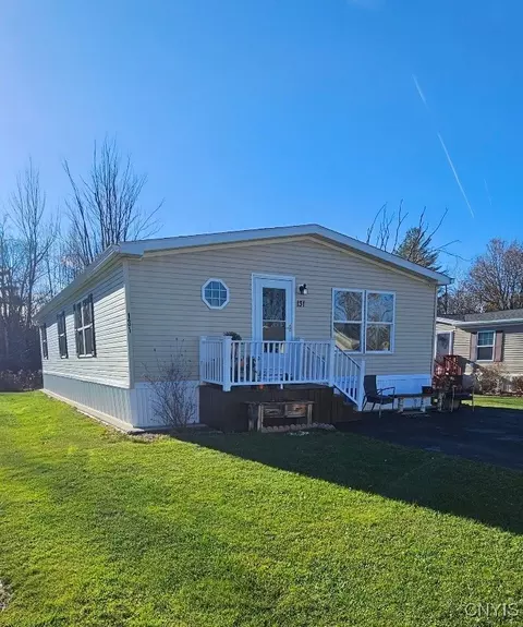 131 Royal Meadows Dr, Kirkland, NY 13323