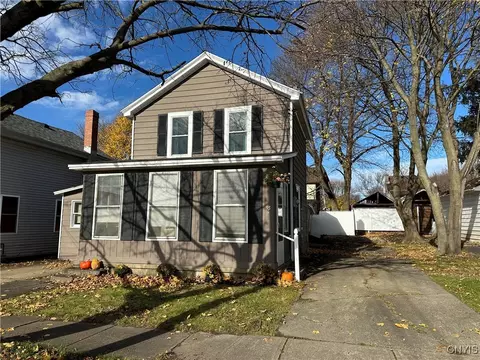 35 Catherine St, Oswego, NY 13126