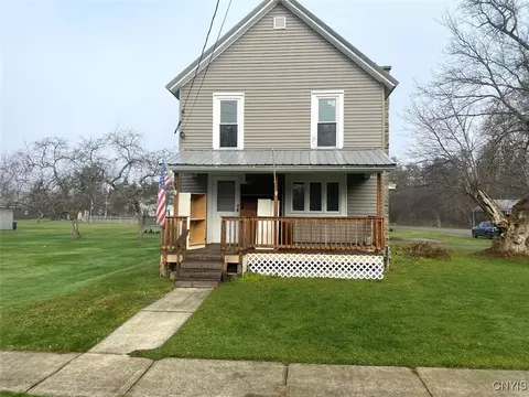 87 W Hughes St, Belfast, NY 14711