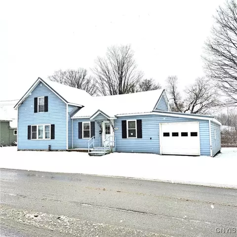 52 Liberty St, Camden, NY 13316