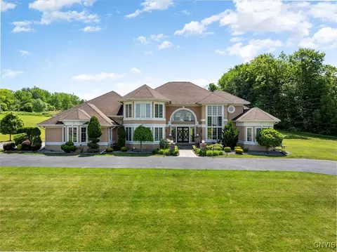 109 Kingfisher Ln, New Hartford, NY 13413