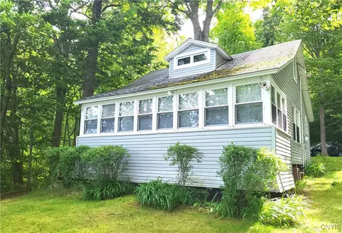 8025 Cline Shrs, Huron, NY 14590