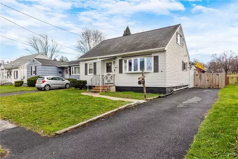 438 Delmar Pl, Salina, NY 13208