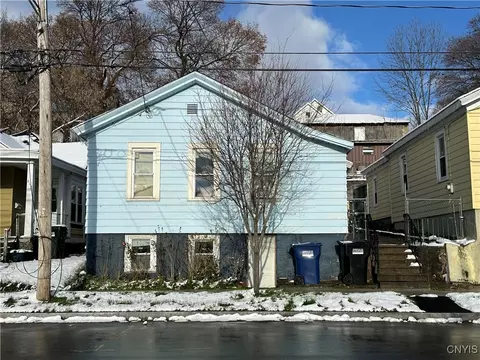 210 Carbon St, Syracuse, NY 13208