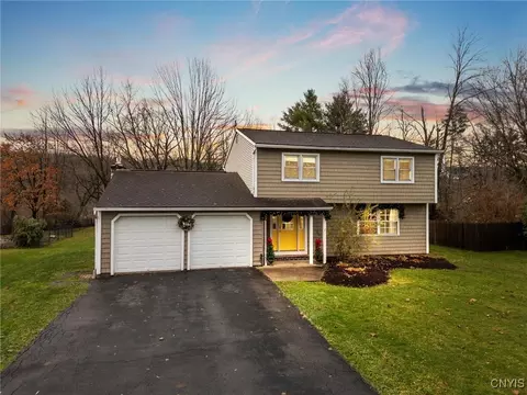 4691 Antoinette Dr, Marcellus, NY 13108