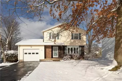 4263 Vega, Clay, NY 13090