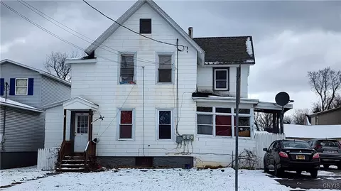 228 N Main St, Oneida, NY 13421