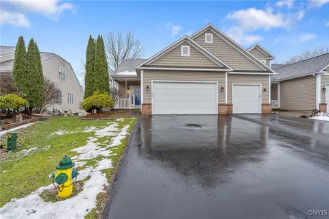 4170 Sandbar Ln, Liverpool, NY 13090
