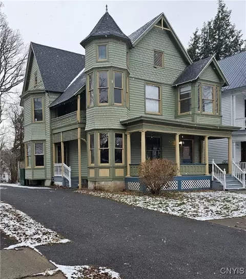 1548 Kemble St, Utica, NY 13501