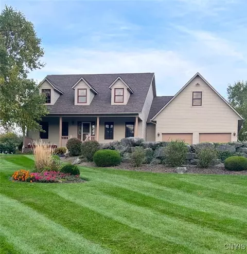 1022 Wheatfield, Camillus, NY 13031