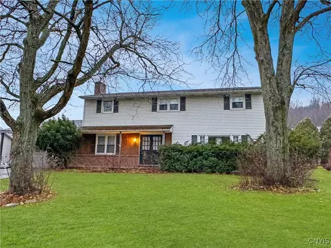 6336 Danbury Dr, Jamesville, NY 13078