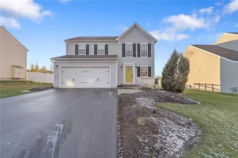 28 Cross Country Dr, Van Buren, NY 13027