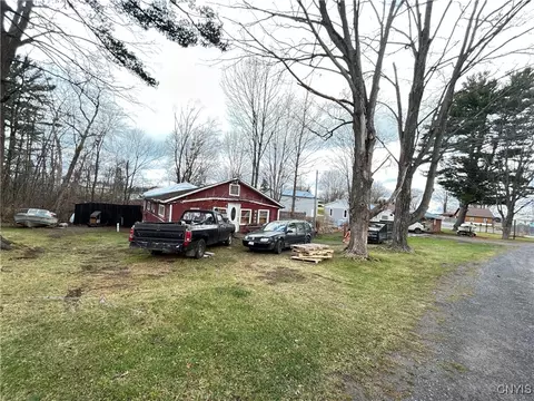 6 White Pines Dr, Pulaski, NY 13142