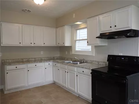 613 Seeley Rd, Syracuse, NY 13224 photo 12