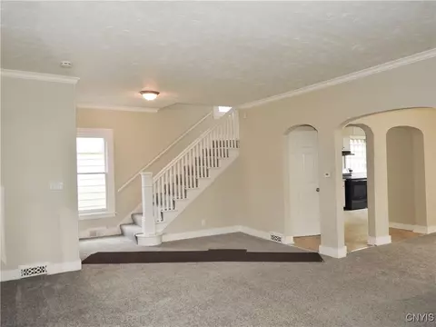 613 Seeley Rd, Syracuse, NY 13224 photo 3