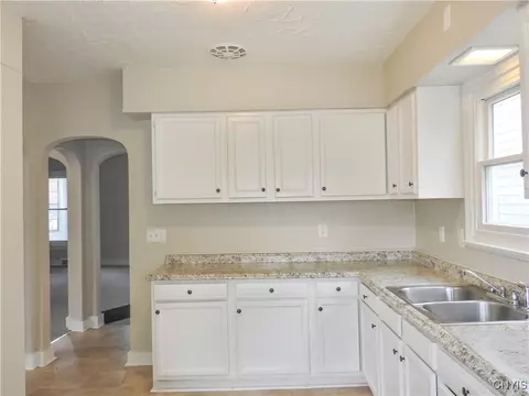 613 Seeley Rd, Syracuse, NY 13224 photo 10