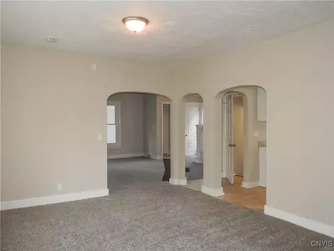 613 Seeley Rd, Syracuse, NY 13224 photo 9
