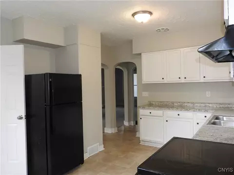613 Seeley Rd, Syracuse, NY 13224 photo 11