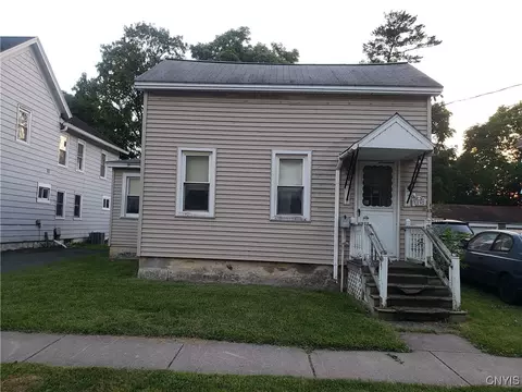 19 Holley St, Auburn, NY 13021