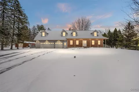 6770 Schuyler Rd, East Syracuse, NY 13057