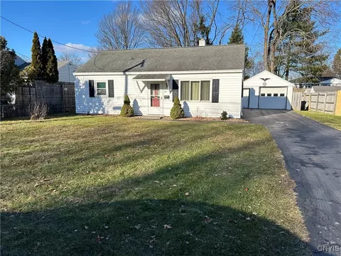 23 Homeland Rd, Syracuse, NY 13212
