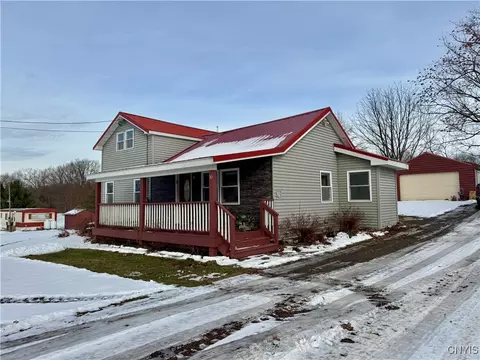 10 Mexico Point Dr, Mexico, NY 13114