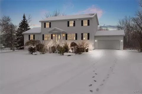 8139 Kneeskern Rd, Bridgeport, NY 13030