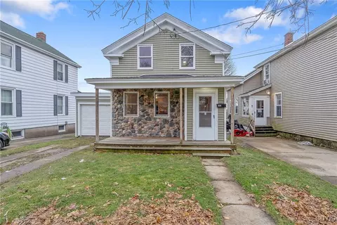 191 E 8th St, Oswego, NY 13126