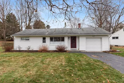 304 Dunning Dr, Camillus, NY 13031