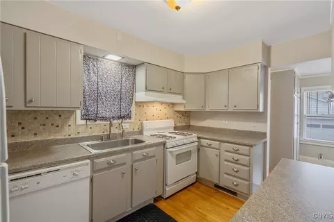 315 Mildred Ave, Syracuse, NY 13206 photo 14