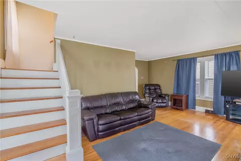 315 Mildred Ave, Syracuse, NY 13206 photo 4