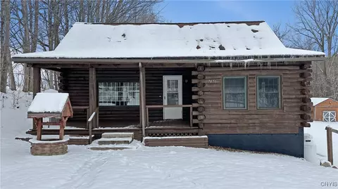 7470 River Rd, Van Buren, NY 13112