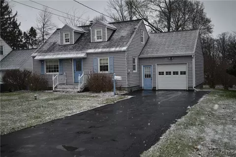 108 Glenview Pkwy, Syracuse, NY 13219