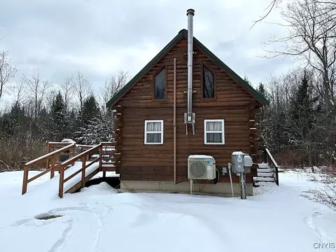 55 Castor Rd, Albion, NY 13142