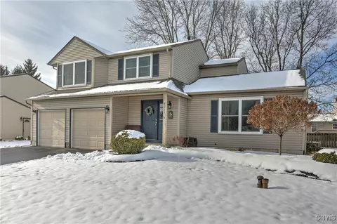 4015 Plum Yew Cir, Liverpool, NY 13090