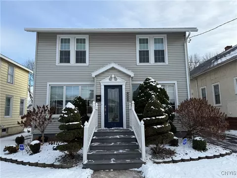1525 Saint Vincent St, Utica, NY 13501
