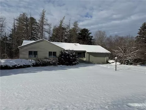 14 Gillette Ln, Cazenovia, NY 13035